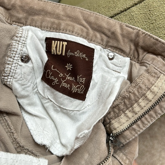 Kut from the Kloth corduroy Skinny pants 12 Petite, tan color, great condition - Picture 4 of 4